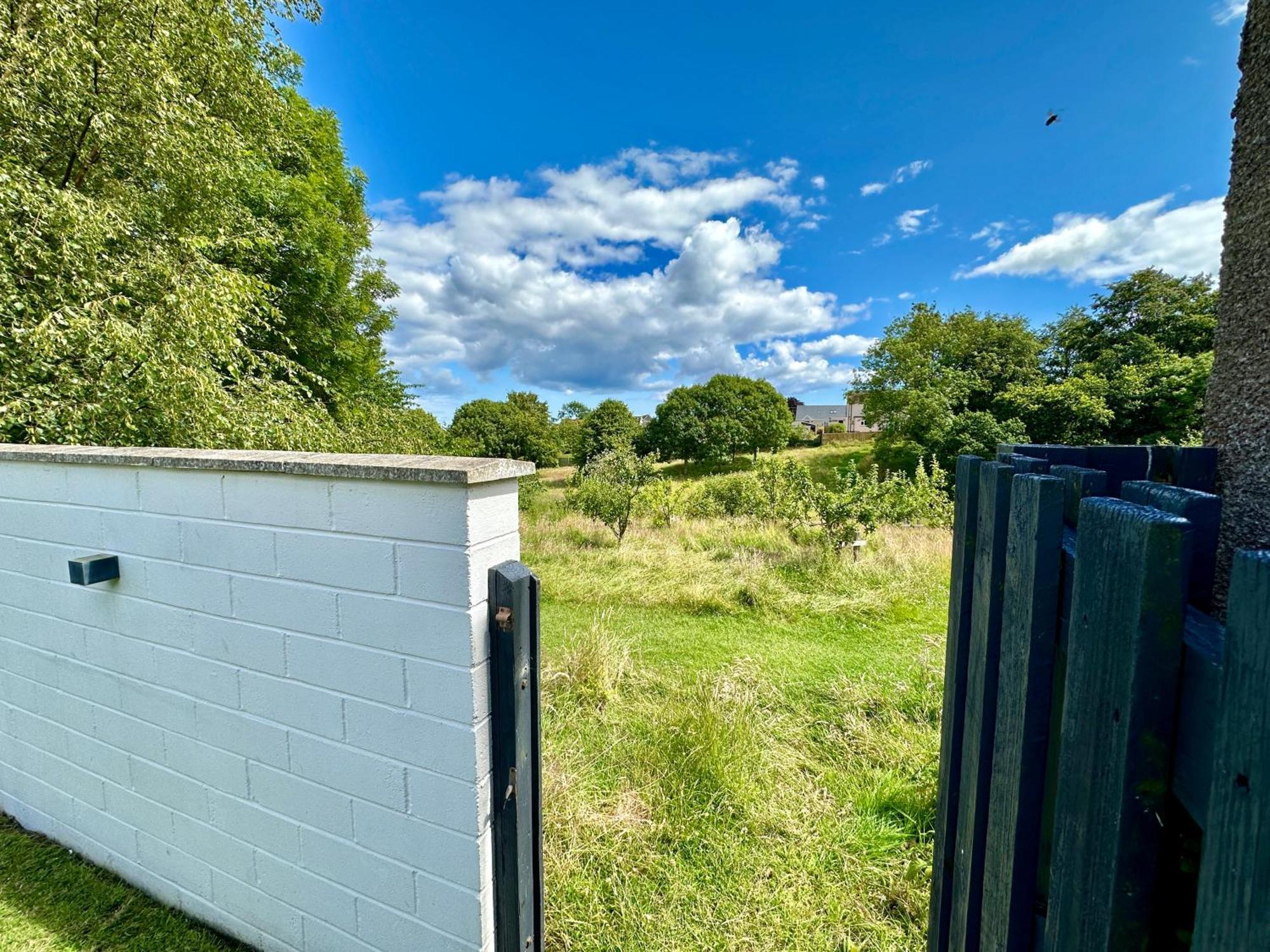 セント・アンドルーズ Lovely House & Garden, Short Walk To Town & Beach.ヴィラ エクステリア 写真